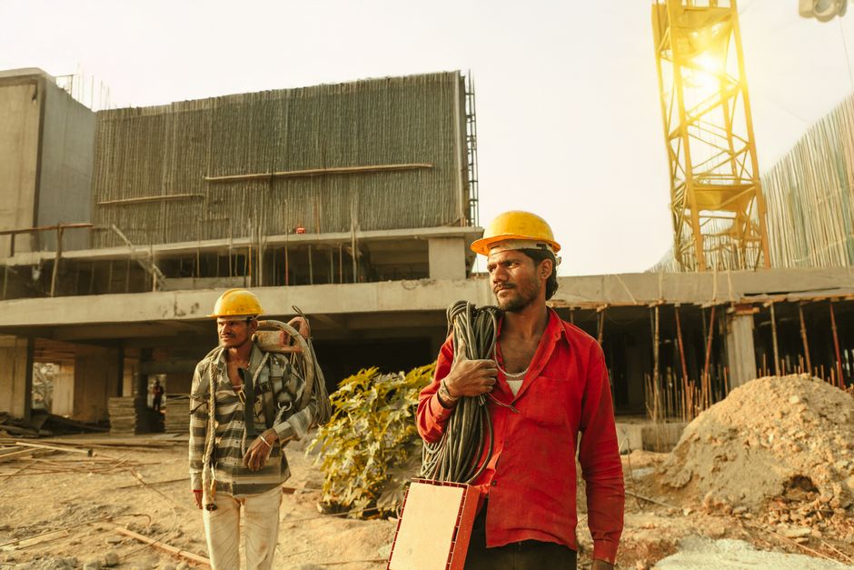 موقع شركة مقاولات على لابتوب